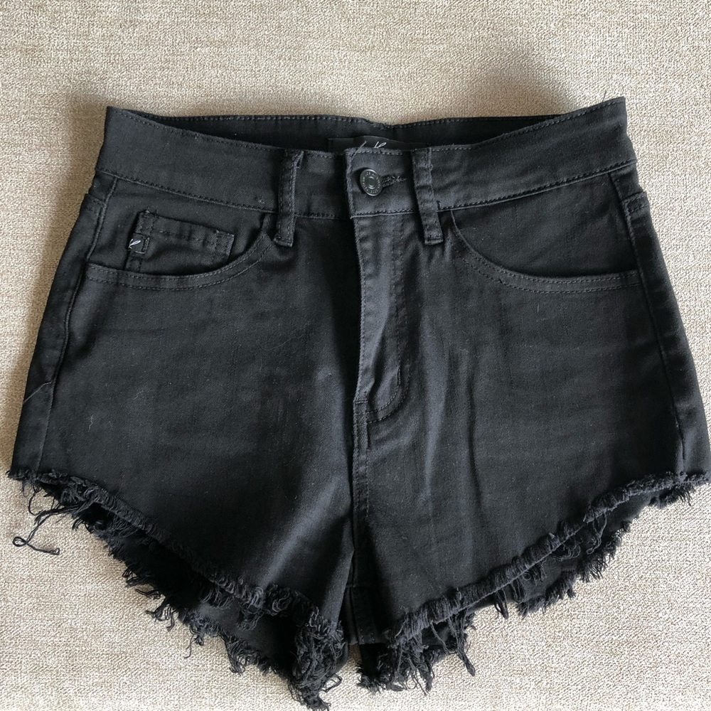 Kancan jet black shorts size 5/26. New.